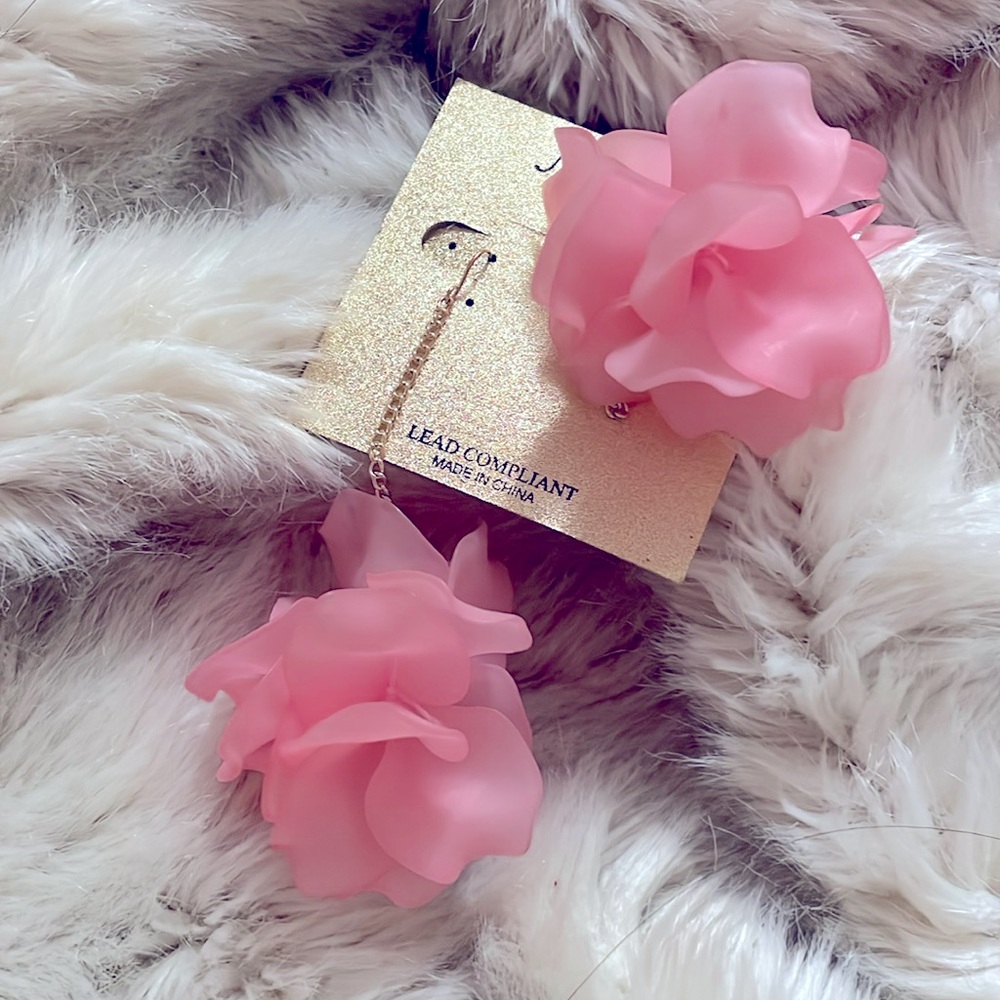 🌹NATASHA®STUNNING and GORGEOUS Dangling Roses 🌹